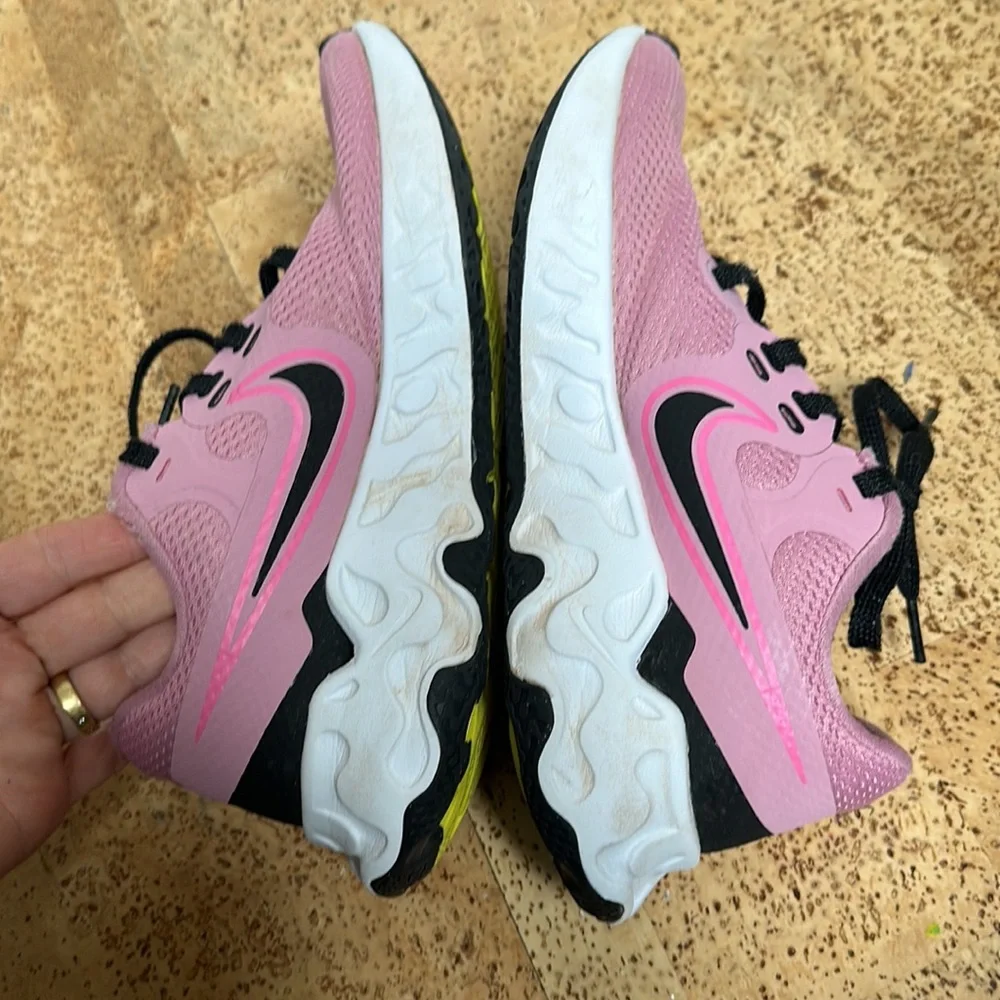 Nike Renew sneakers. Good condition Would be fantastic camp shoes! - Picture 6 of 11